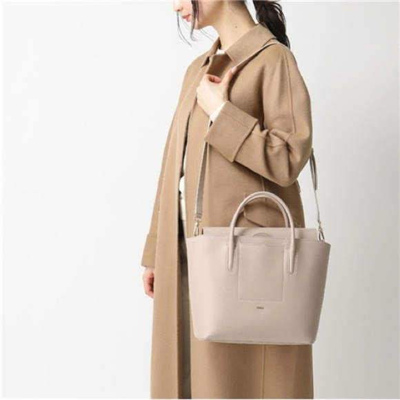 Furla Astrid Medium Tote Blush Nude Beige Laminated Cow Split Leather - Picture 1 of 10